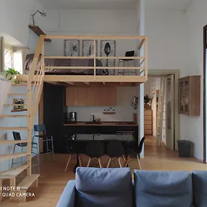 catania-apartment-center.taorminaitalyhotels.com/