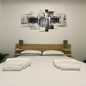 roman-holiday-apartment.it-romehotels.com/